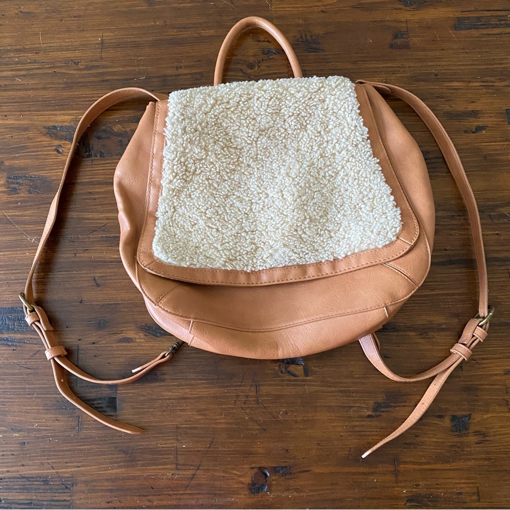 Universal Thread Tan Faux‎ Leather Sheepskin Backpack Bag 12 x 13in Purse Case